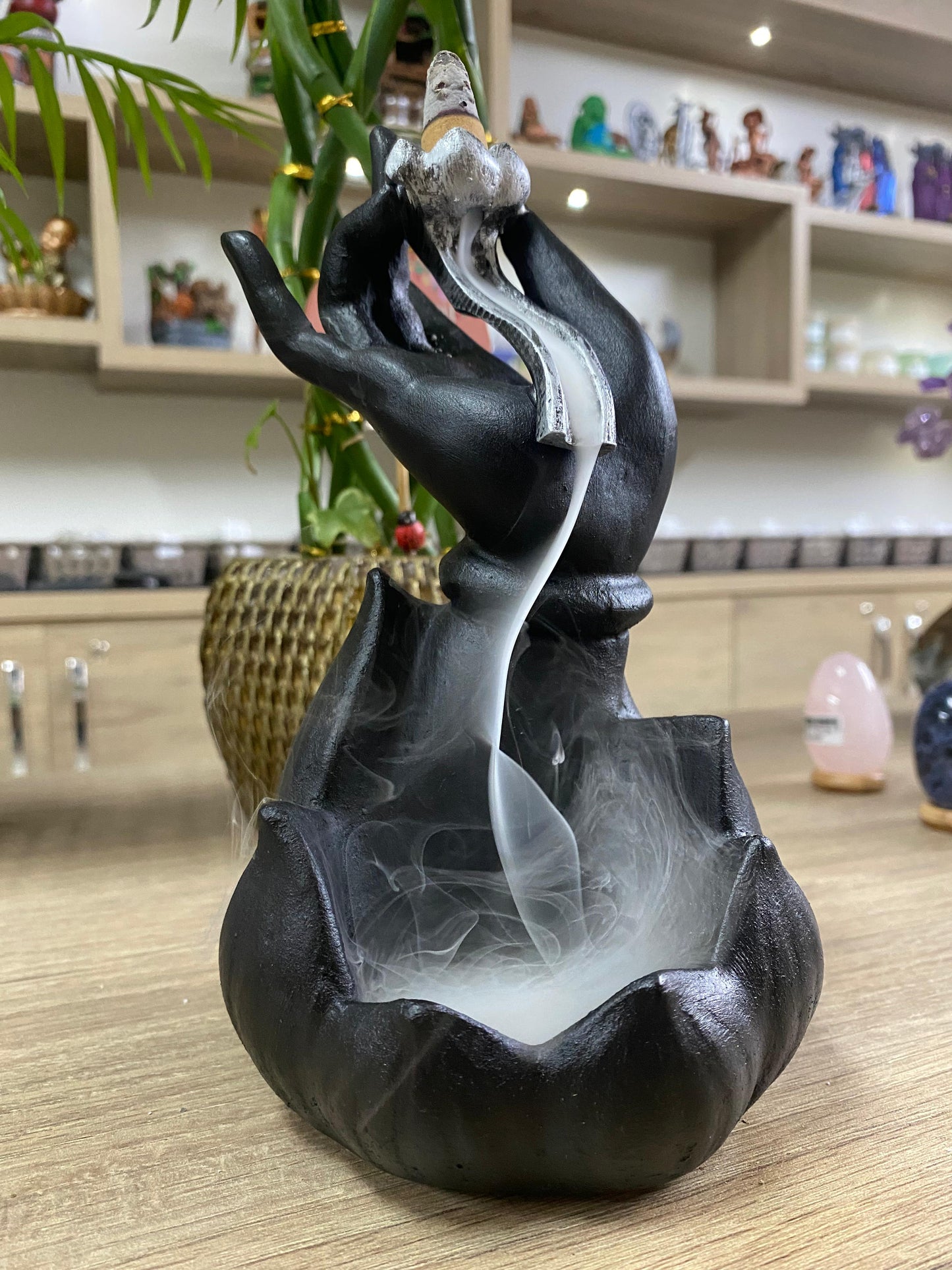 Incensário Cascata Mão Hindu