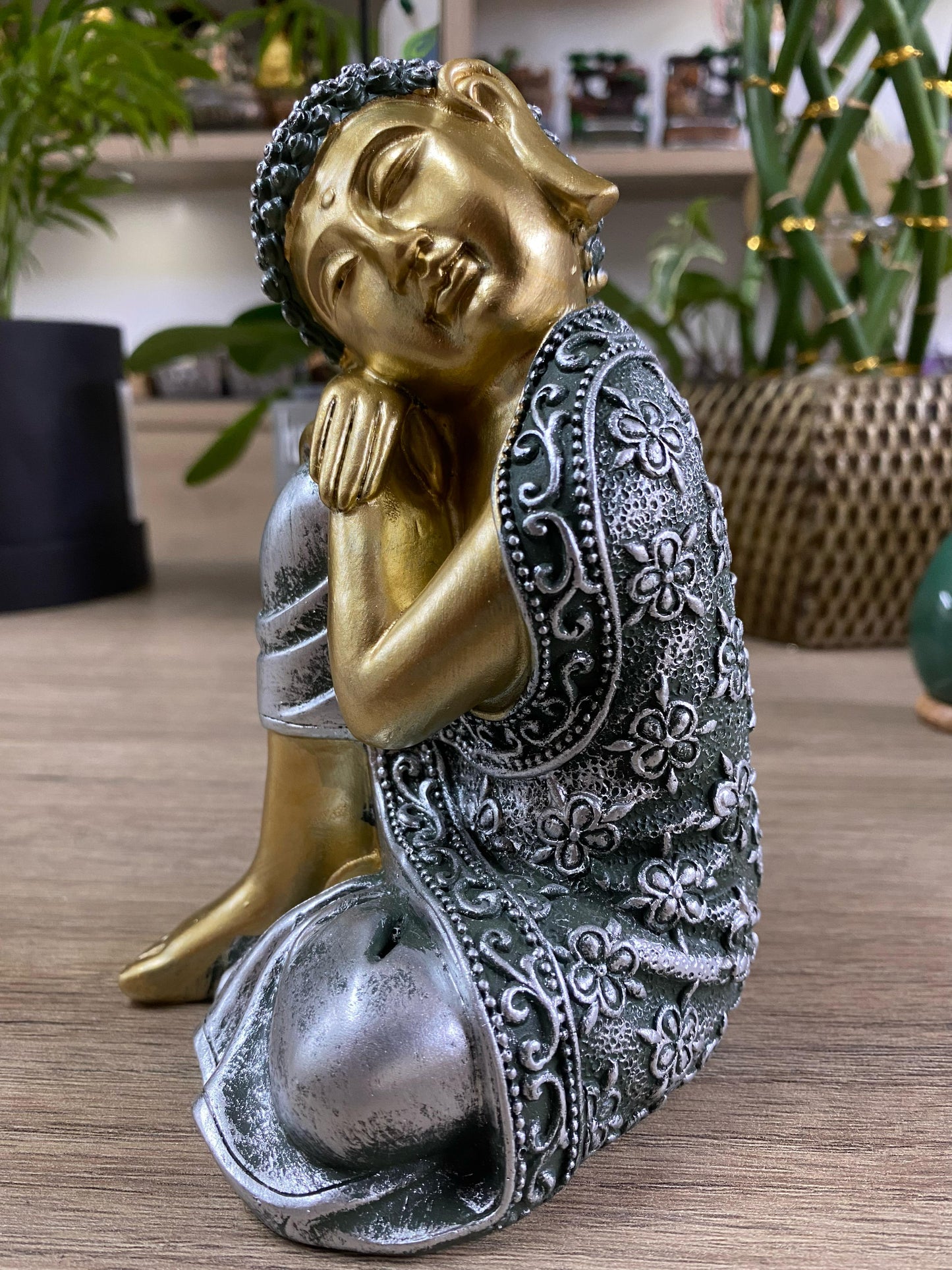 Buda Sidarta Sentado - Cinza/Dourado
