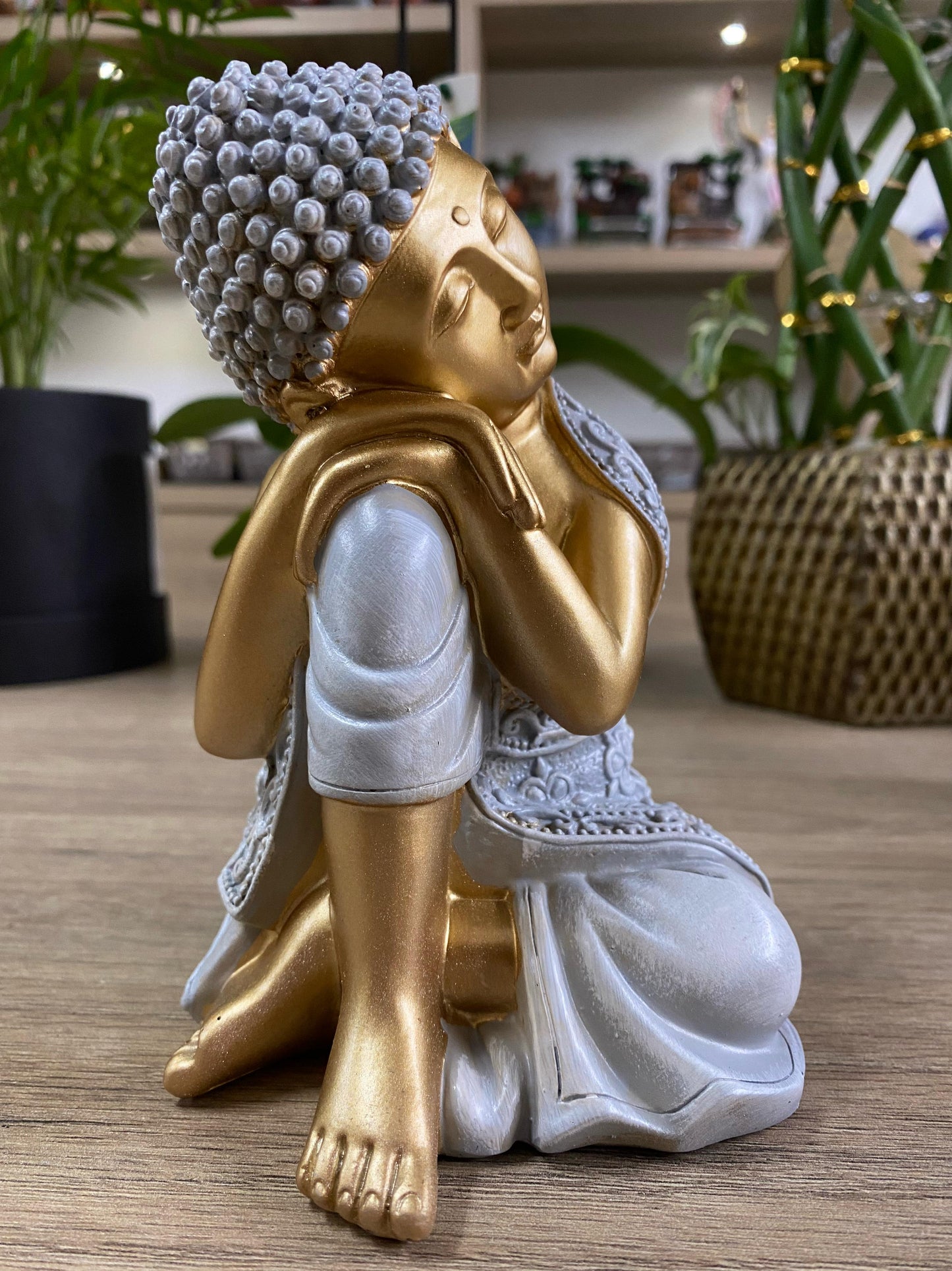 Buda Sidarta Sentado - Cinza/Dourado