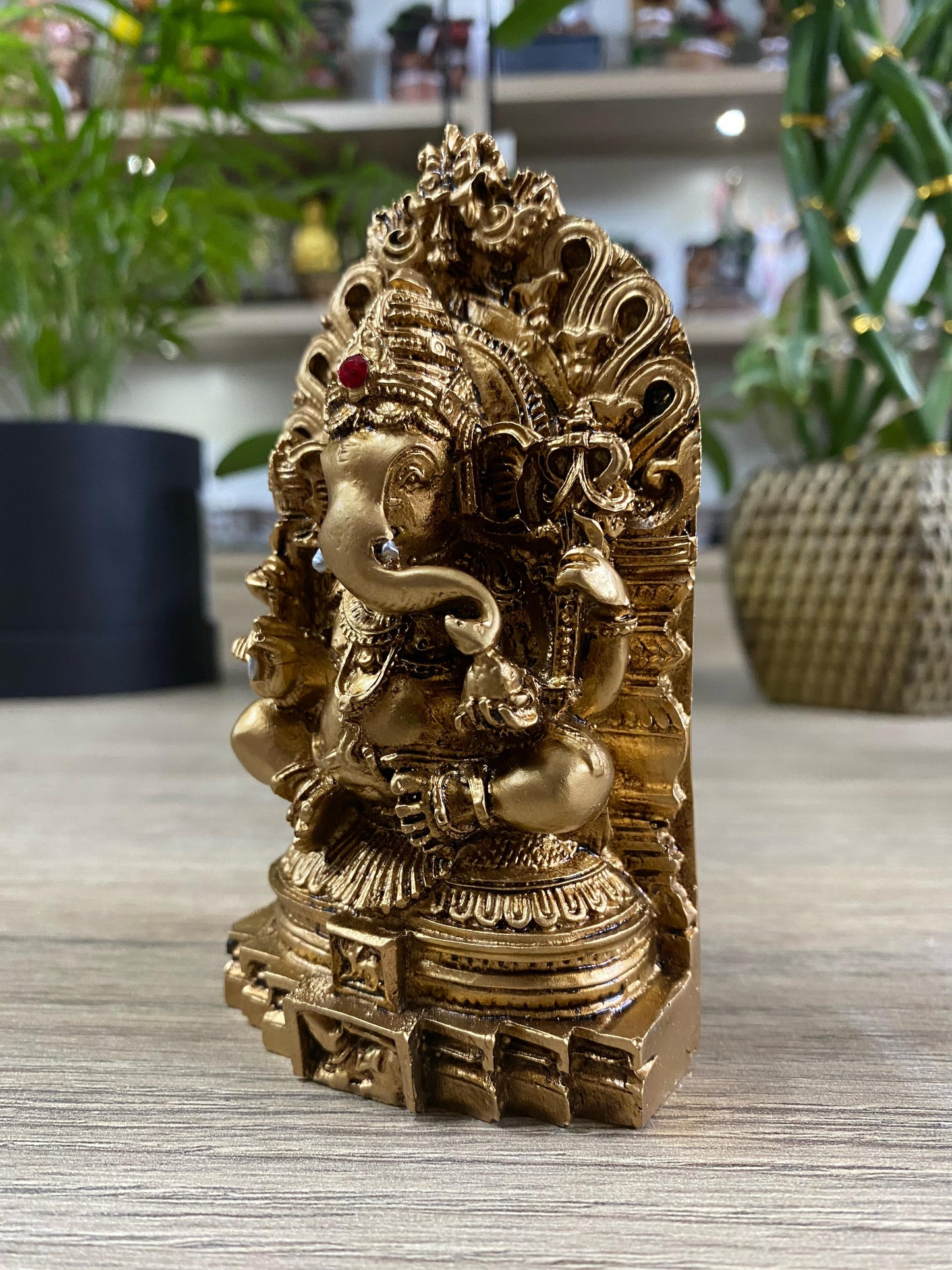 Ganesha Dourado - P