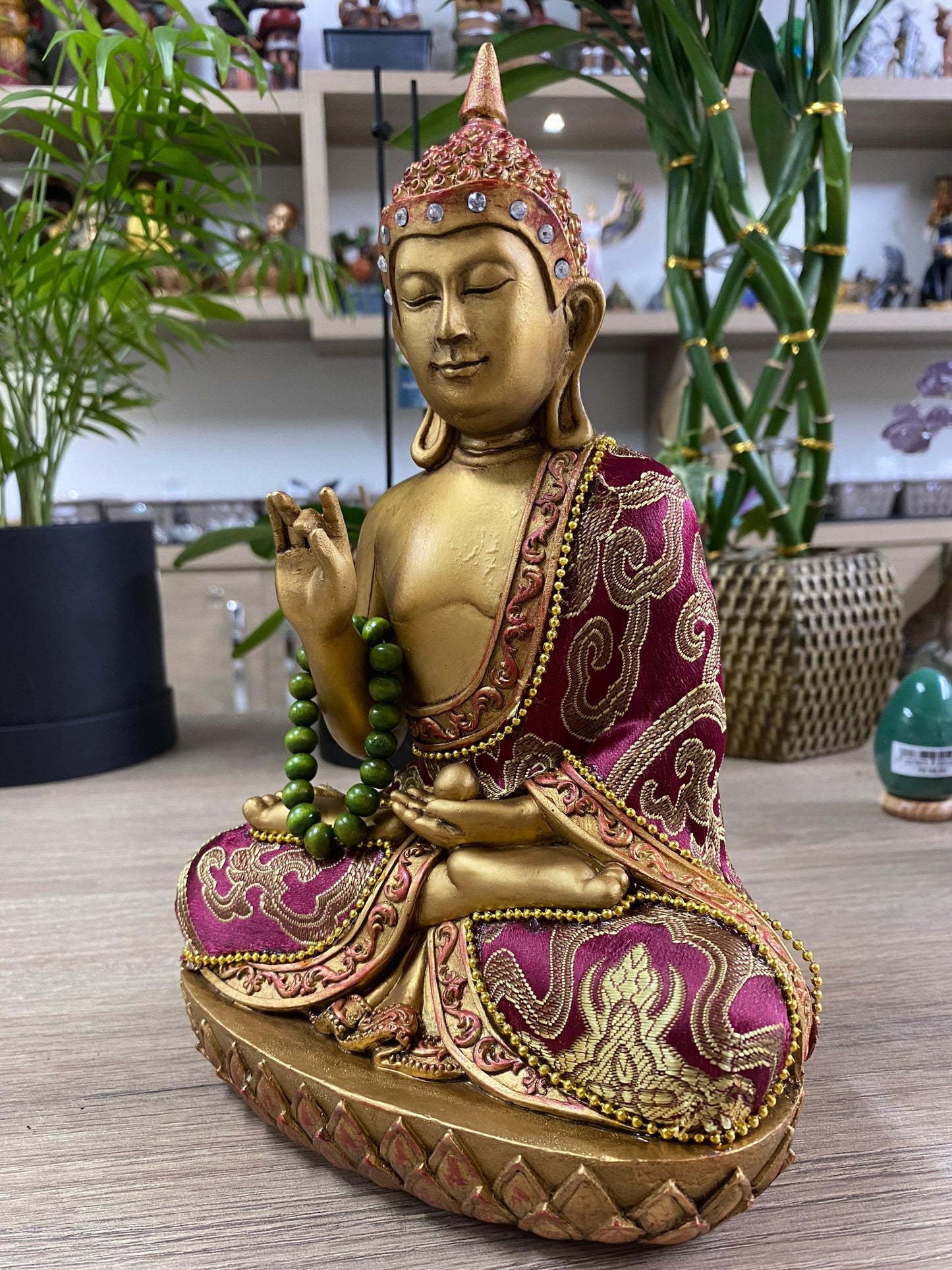 Buda Dourado com Roupa de Tecido